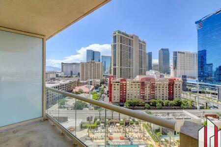 Mgm Signature-15-717 F1 Track & Strip View Balcony Лас-Вегас Экстерьер фото